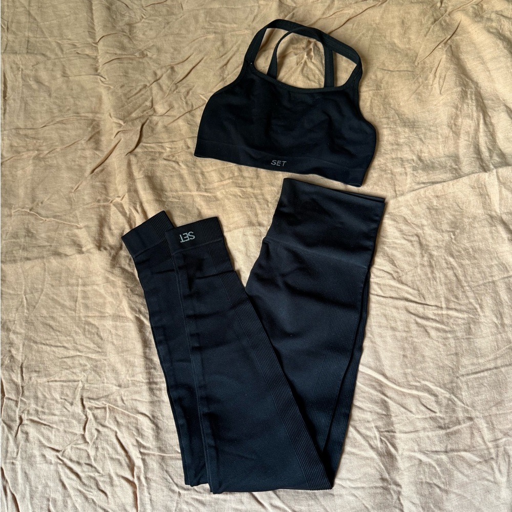 SET ACTIVE sculpflex Women's Black leggings and sports bra